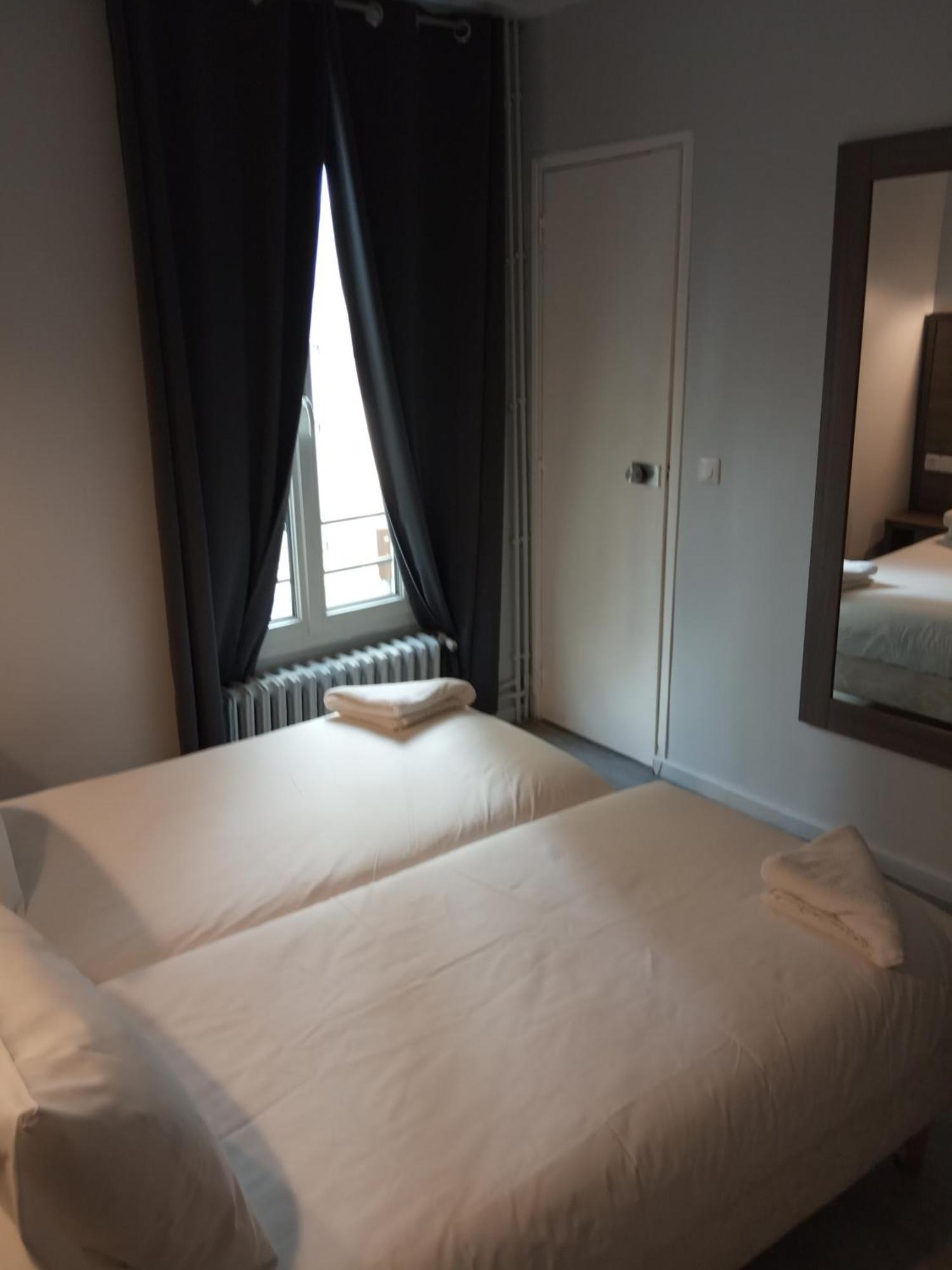 Hotel Du Globe 18 Parigi Camera foto